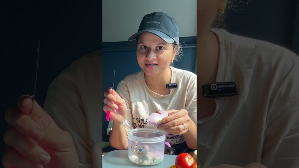 #672 I ate SALSA in TRAIN